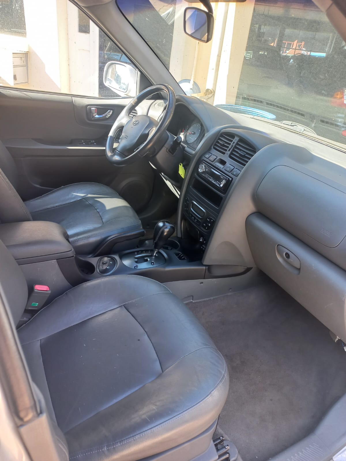 Hyundai Santa Fe 2.7 V6 - Image 1