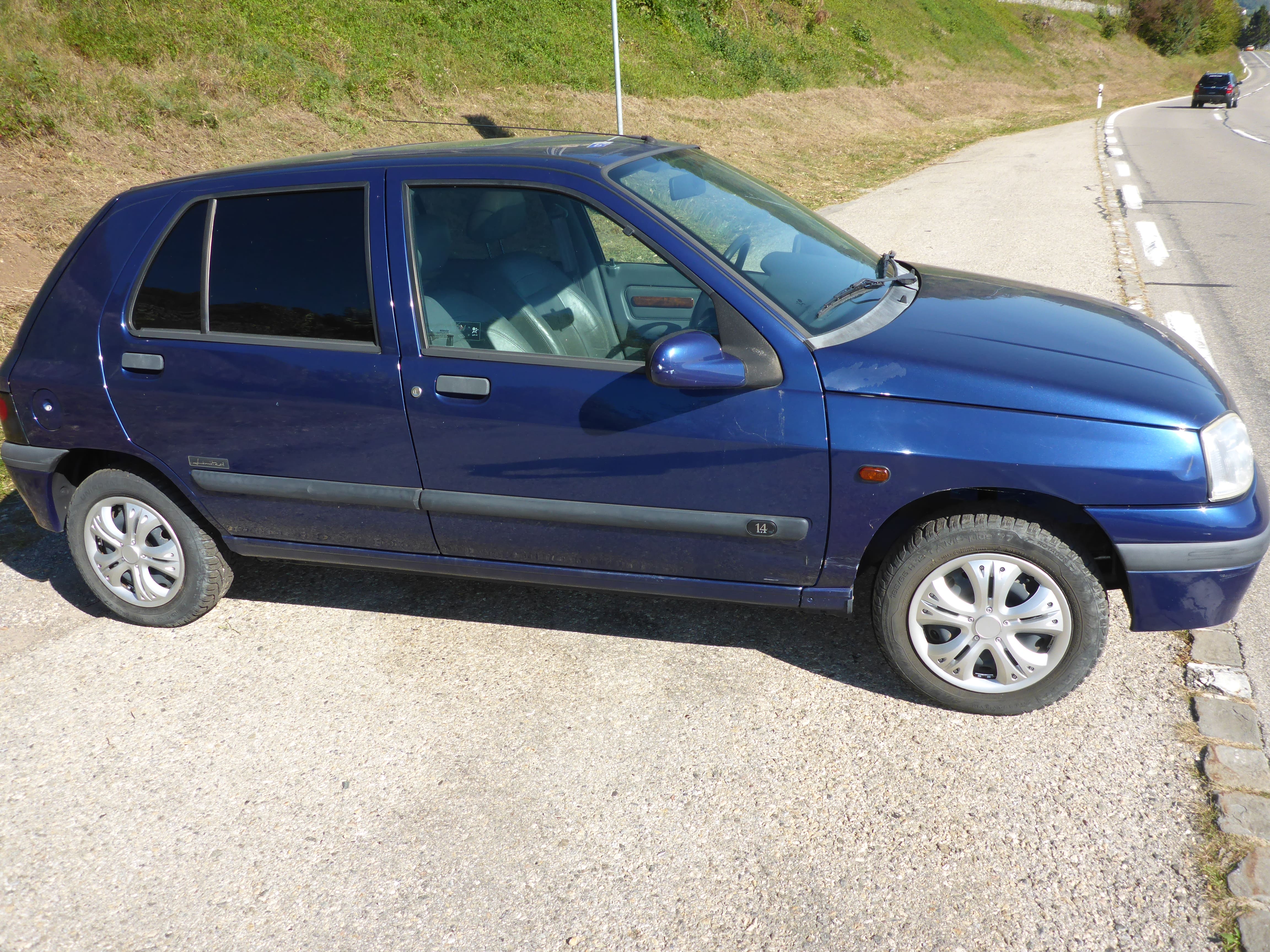 Renault Clio 1.4  - Image 3