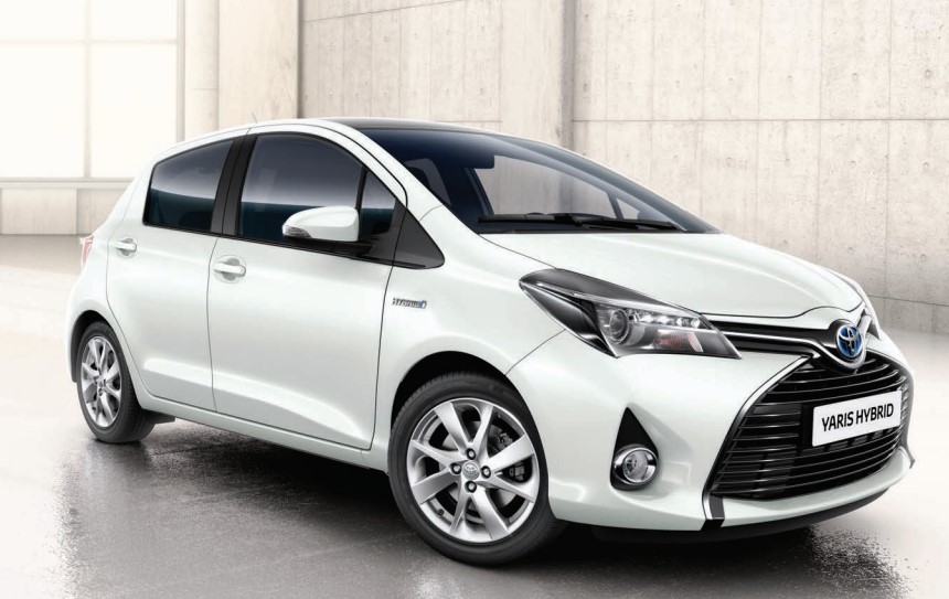 TOYOTA Yaris 1.5 VVT-i HSD Trend - Image 1