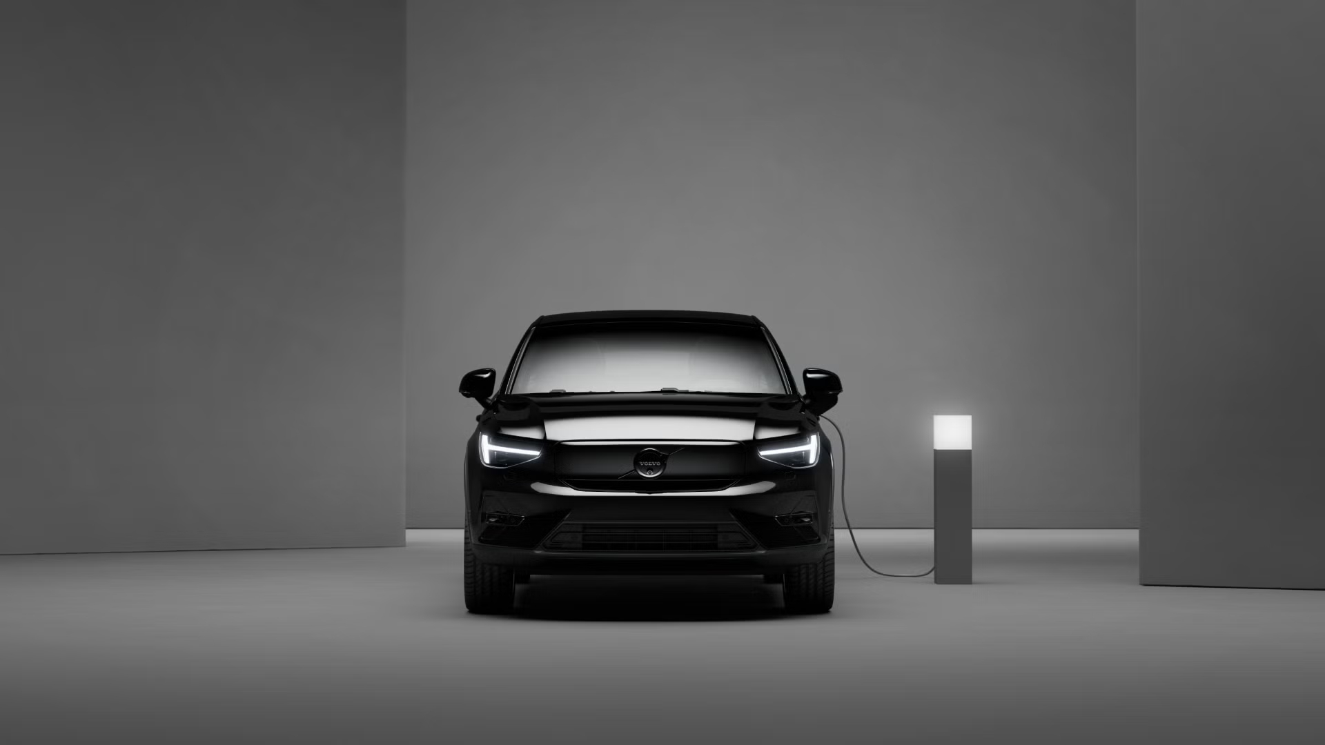 VOLVO EC40 XCENTRIC Black Edition AWD - Image 1