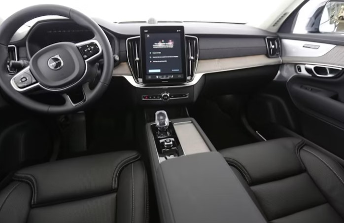 VOLVO XC90 2.0 T8 TE Ultra Dark eAWD - Image 4