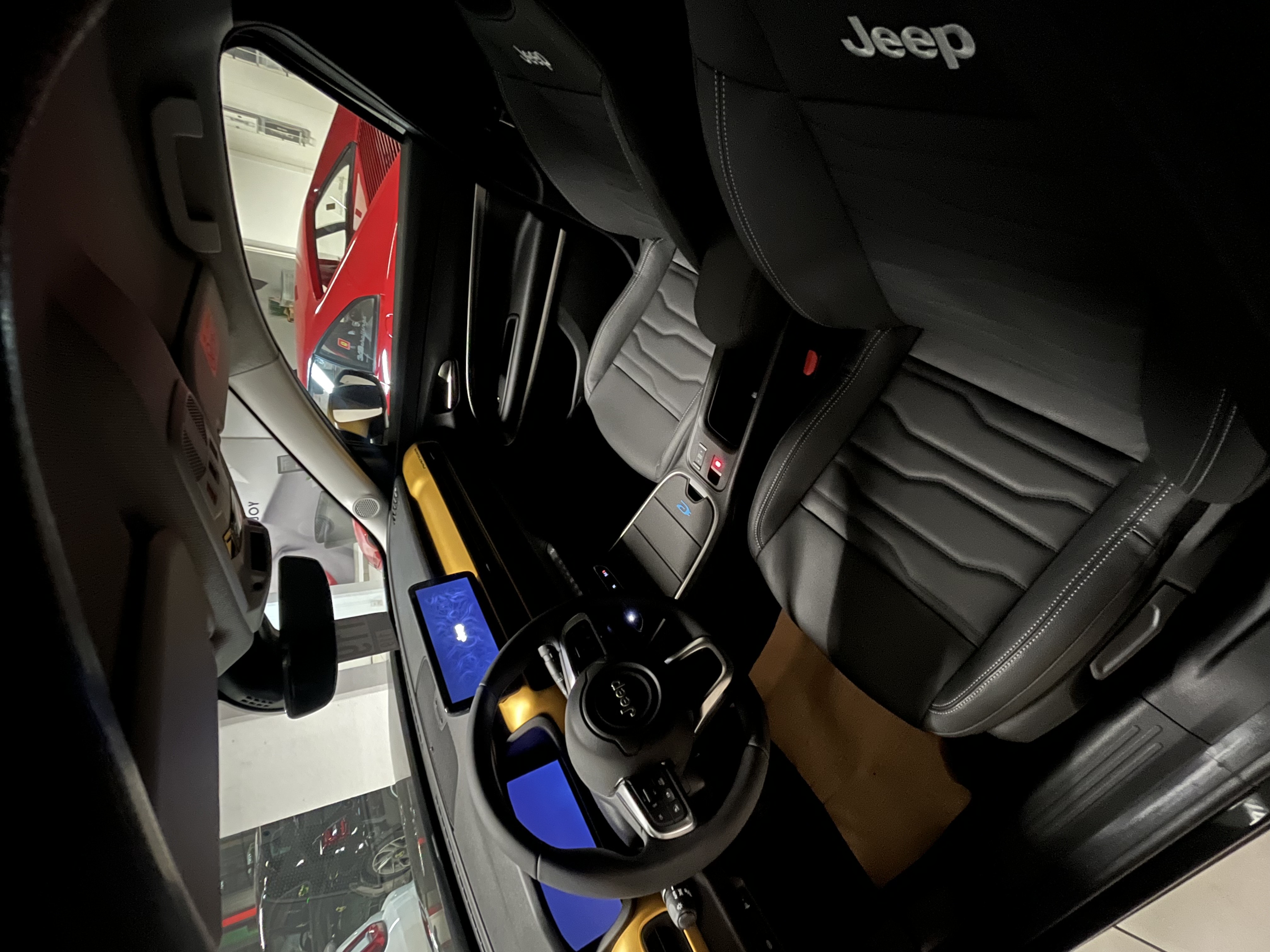 Jeep Avenger Summit - Image 1