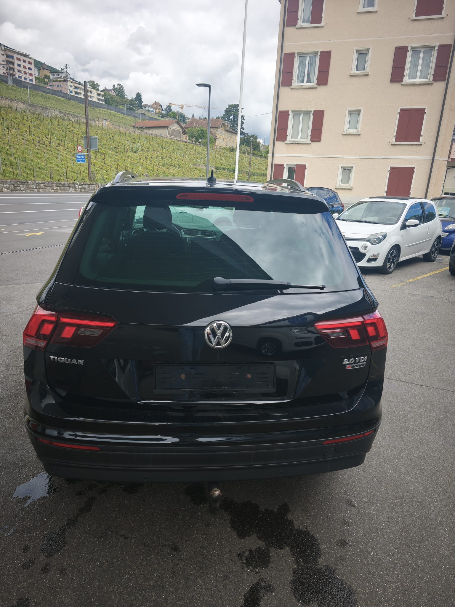 VW Tiguan 2.0 TDI SCR TRENDLINE 4Motion DSG - Image 4