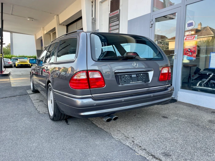 MERCEDES-BENZ E 55 AMG Avantgarde Automatic - Break - Image 2