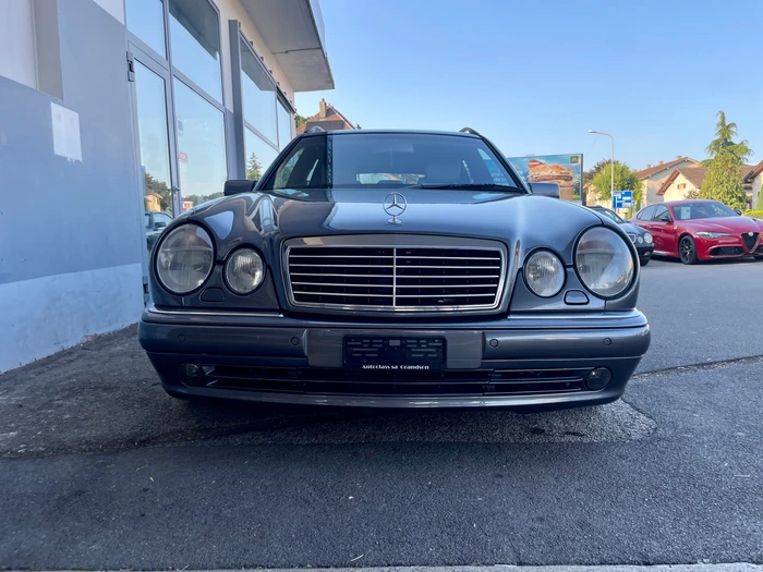 MERCEDES-BENZ E 55 AMG Avantgarde Automatic - Break - Image 4