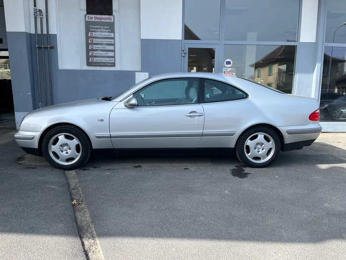 MERCEDES-BENZ CLK 320 Elégance Automatic - 1 PROPRIETAIRE - 50\'000 km GARANTIS - Image 3