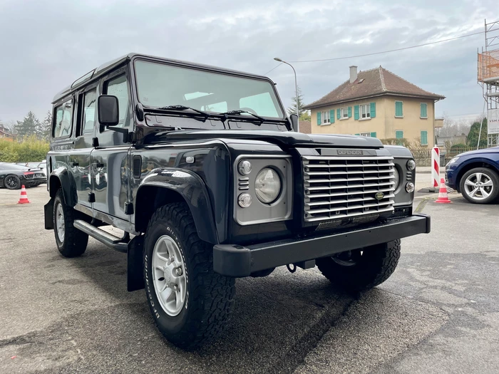 LAND ROVER Defender 110 SW 2.5 Td5 BLACK EDITION 30/40 - 9 Places - Image 3