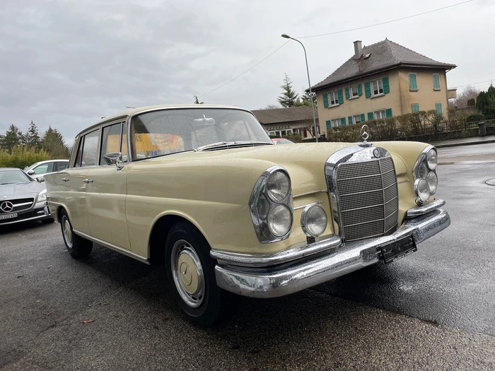 MERCEDES-BENZ 220 SE - Véhicule Vétéran - 100% Originale