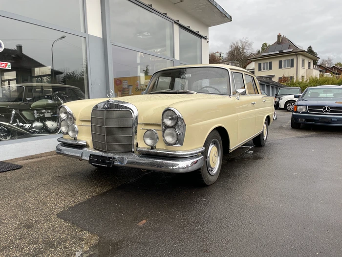 MERCEDES-BENZ 220 SE - Véhicule Vétéran - 100% Originale - Image 2