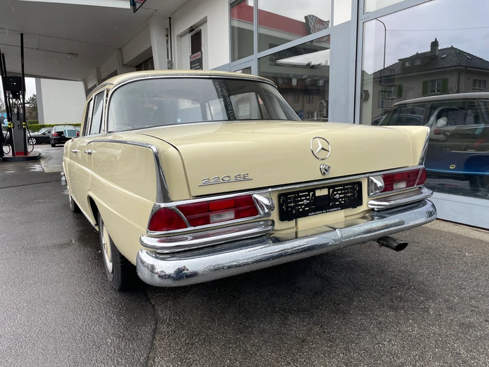 MERCEDES-BENZ 220 SE - Véhicule Vétéran - 100% Originale - Image 4