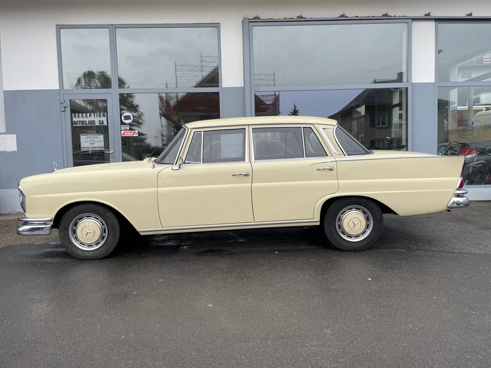 MERCEDES-BENZ 220 SE - Véhicule Vétéran - 100% Originale - Image 5